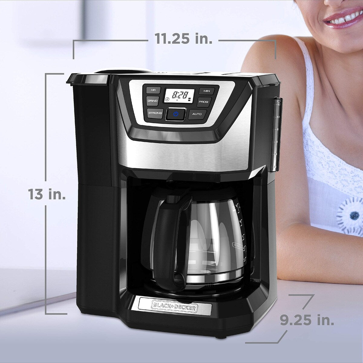 Cafetière 12 tasses CM5000B, programmable 24 heures, broyeur intégré, Sneak-A-Cup, filtre lavable permanent