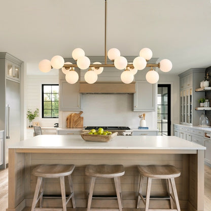 Lustre linéaire moderne du milieu du siècle de 40 po, suspension Spoutnik à 16 ampoules en laiton doré avec globe en verre dépoli pour salle à manger