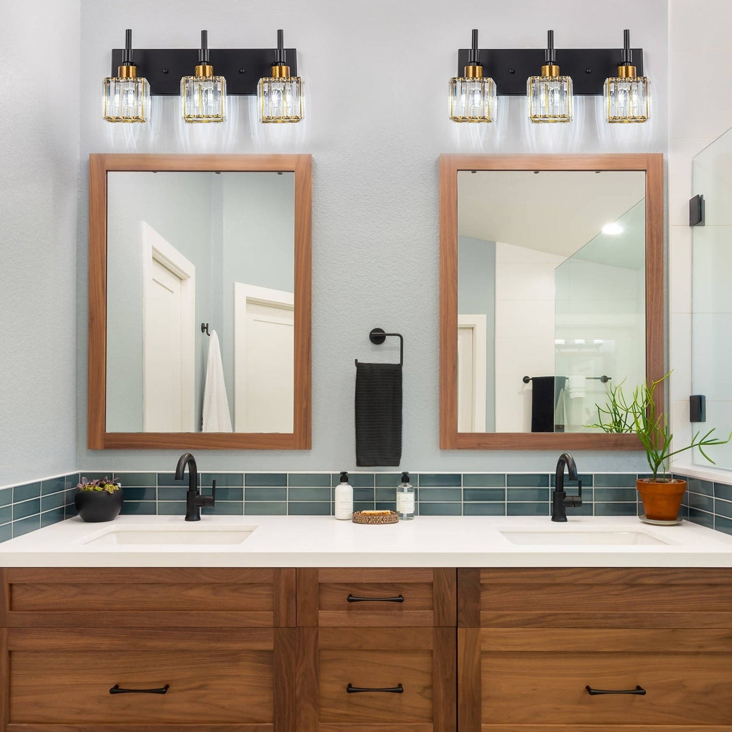 Luminaires de salle de bain en cristal à intensité variable Ora Modern sur miroir Glam Vanity Lights