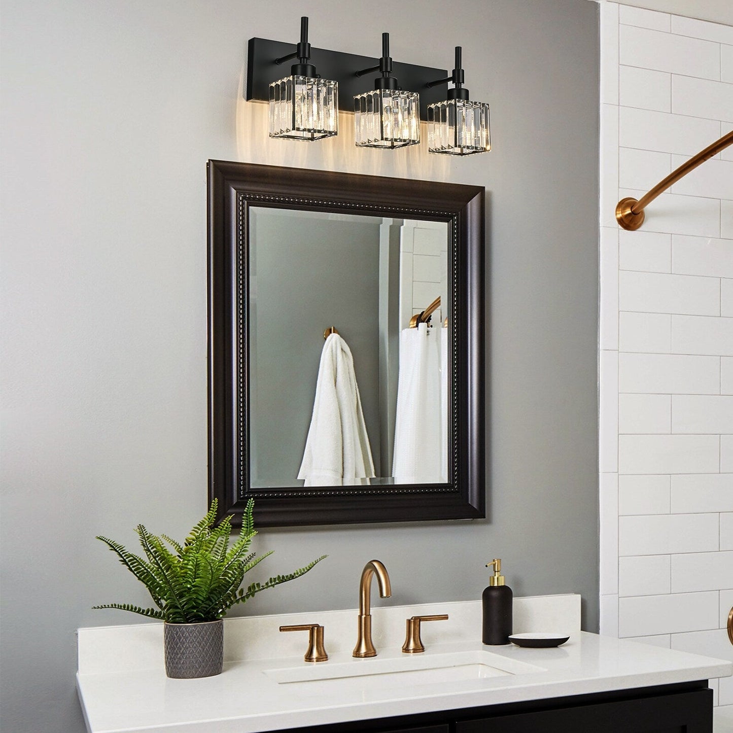 Luminaires de salle de bain en cristal à intensité variable Ora Modern sur miroir Glam Vanity Lights