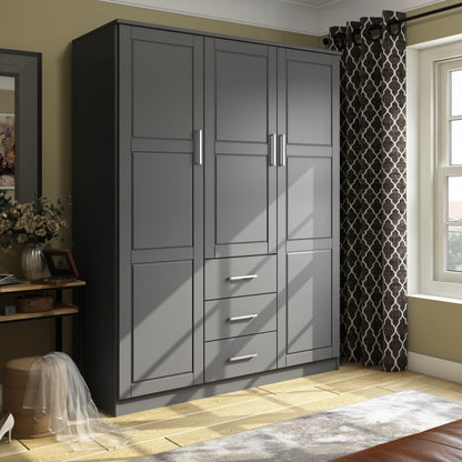 Armoire penderie 3 portes Cosmo 100 % bois massif de Palace Imports avec portes en bois massif ou en miroir