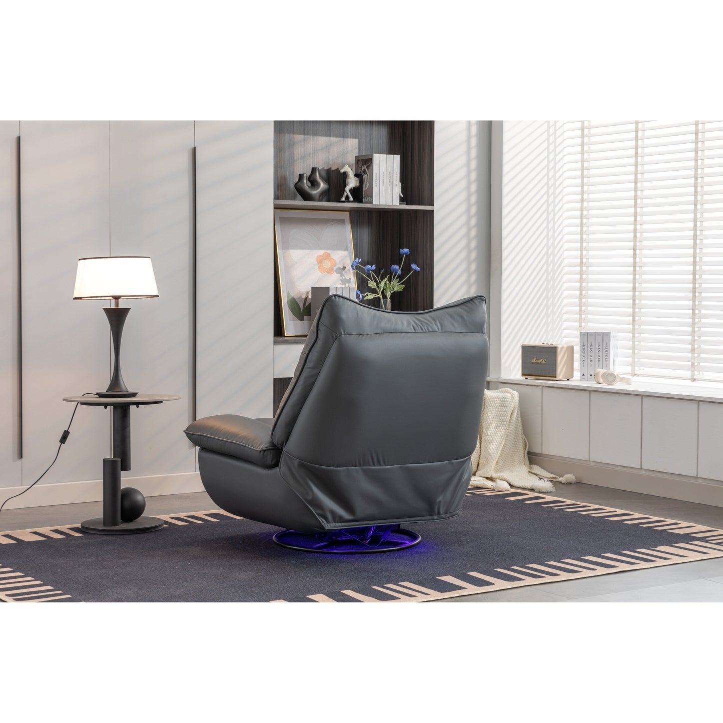 Fauteuil inclinable pivotant et électrique avec haut-parleurs Bluetooth, support de téléphone, ports de chargement USB et Type-C, rangement dissimulé dans les accoudoirs