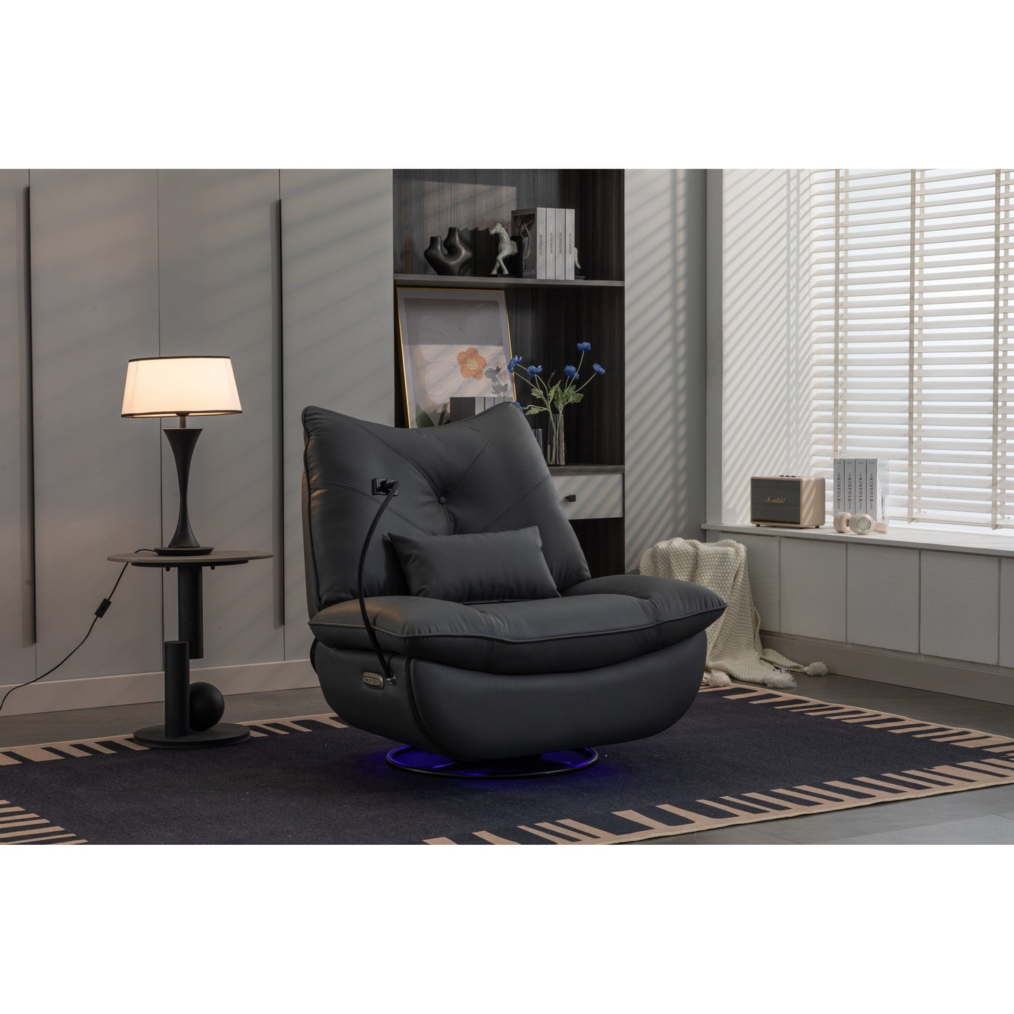 Fauteuil inclinable pivotant et électrique avec haut-parleurs Bluetooth, support de téléphone, ports de chargement USB et Type-C, rangement dissimulé dans les accoudoirs