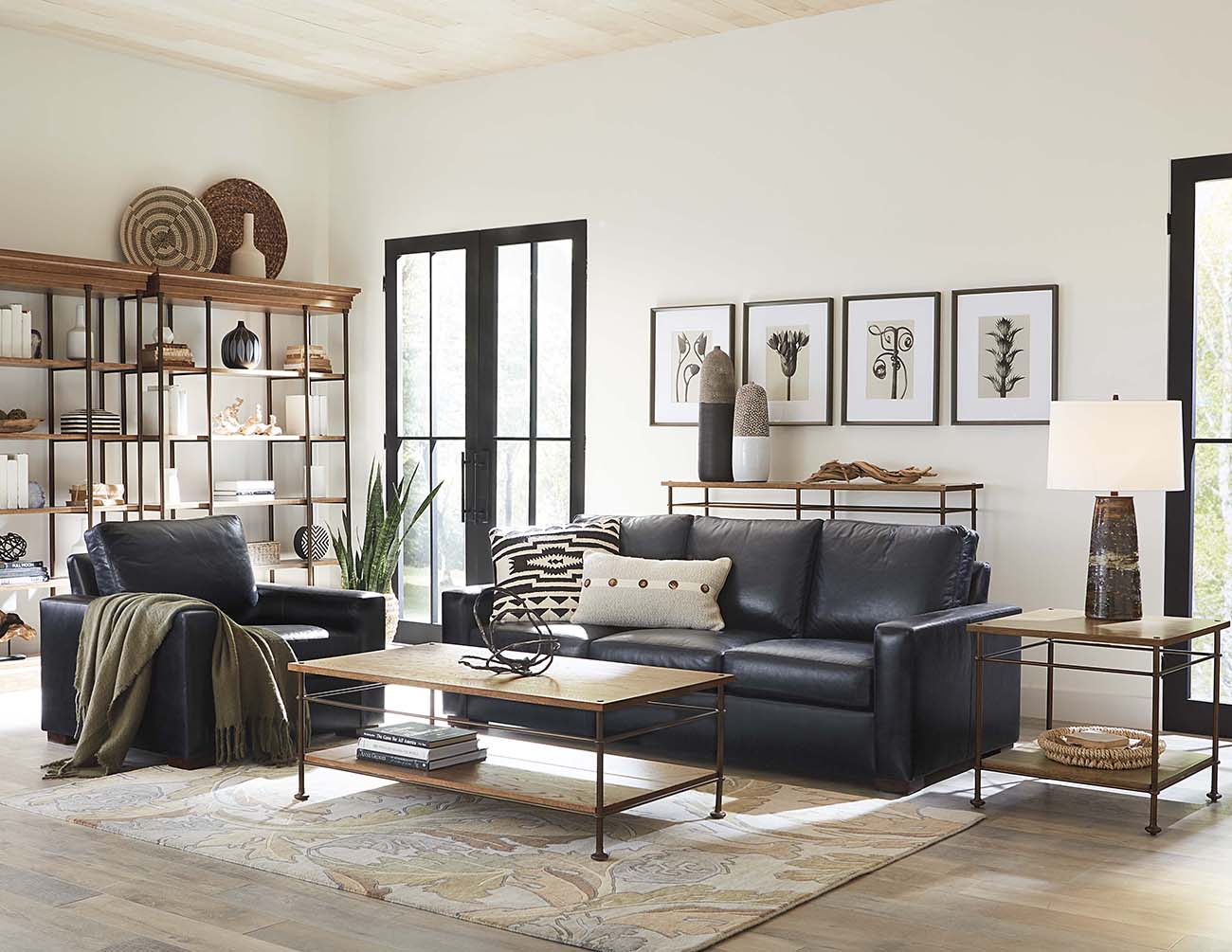 Table basse en métal St. Lawrence